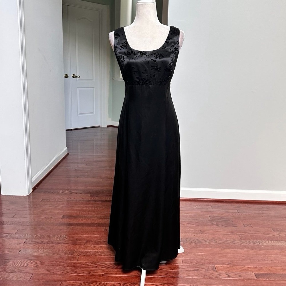 Vintage Molly Malloy Black Embossed Floral Embellished Gown Dress Size 14